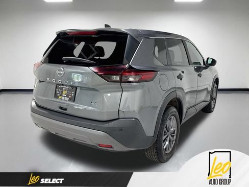Used 2023 Nissan Rogue S AWD/4WD image 8