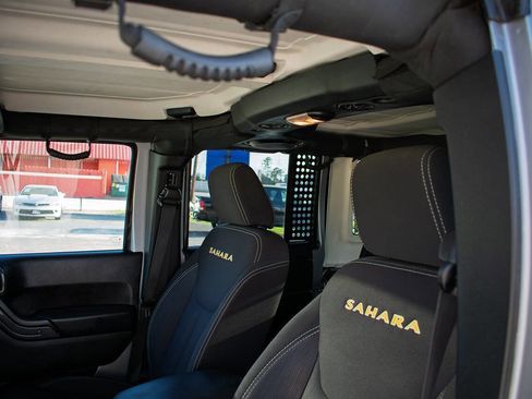 Used 2014 Jeep Wrangler Unlimited Sahara w/ Max Tow Package image 15