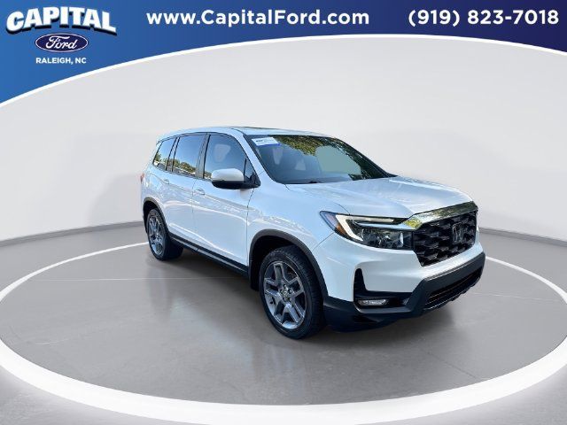 Used 2023 Honda Passport EX-L image 2