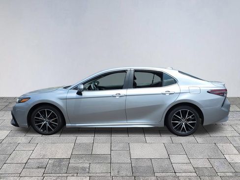 Used 2024 Toyota Camry SE FWD image 4