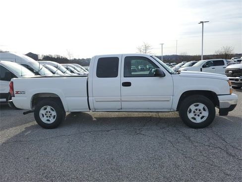 Used 2007 Chevrolet Silverado 1500 LT w/ Extended Cab Value Package image 3