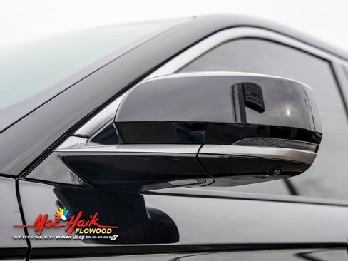 Used 2025 Jeep Grand Cherokee L Summit w/ Advanced Protech Group IV image 3