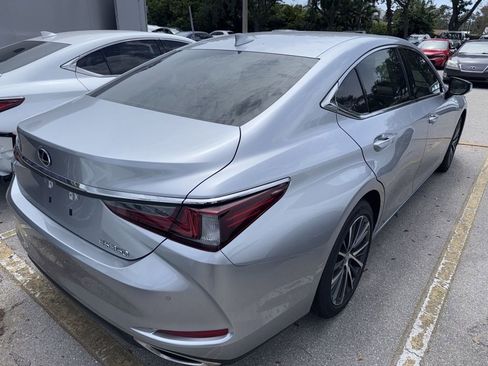 Used 2025 Lexus ES 350 w/ Premium Package FWD image 6