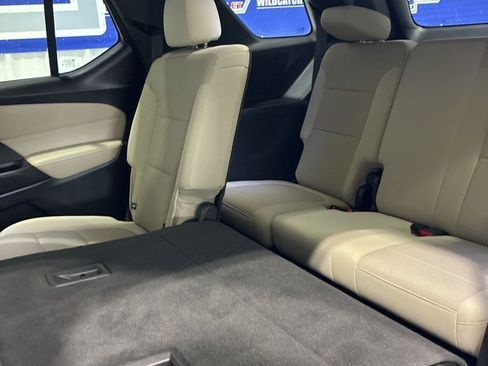 Used 2022 Chevrolet Traverse LS image 34