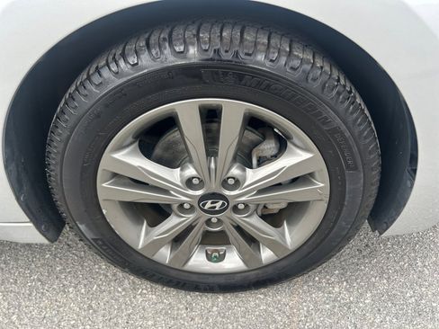 Used 2018 Hyundai Elantra Value Edition w/ Cargo Package image 25