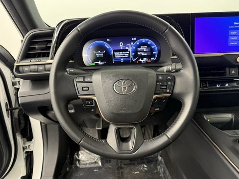 Used 2023 Toyota Crown XLE image 19