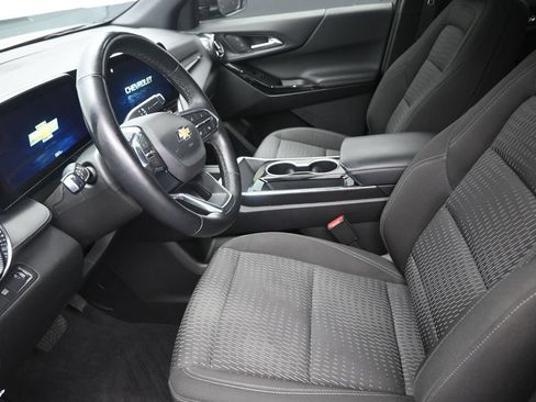 Used 2025 Chevrolet Equinox LT FWD image 12