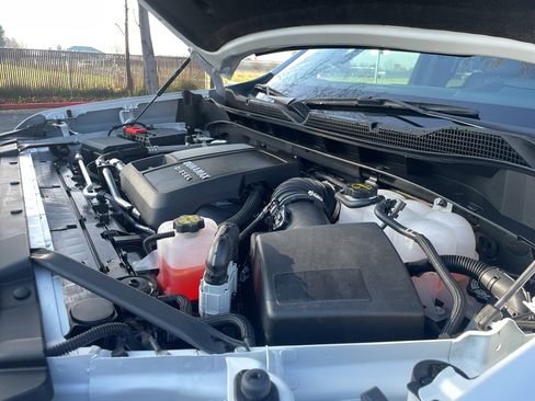 Used 2025 Chevrolet Silverado 1500 ZR2 w/ Technology Package image 12