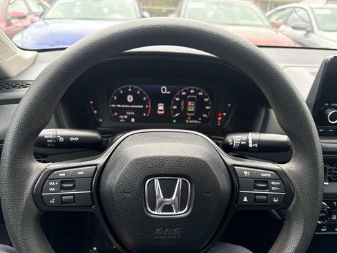 Used 2025 Honda Accord SE image 28