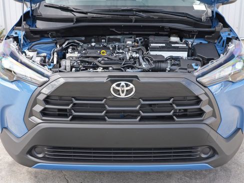 Used 2026 Toyota Corolla Cross LE image 7