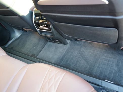 Used 2025 BMW X7 xDrive40i w/ Executive Package image 65