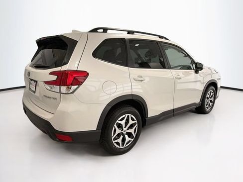 Used 2023 Subaru Forester Premium AWD/4WD image 6