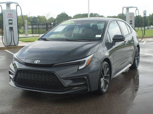 Certified 2025 Toyota Corolla SE w/ SE Premium Package FWD image 23