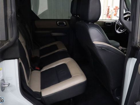 Used 2023 Ford Bronco Wildtrak image 28