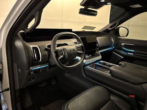 Certified 2025 Ford Expedition Platinum w/ Stealth Appearance Package AWD/4WD image 4
