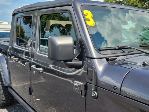 Used 2023 Jeep Gladiator Sport AWD/4WD image 9