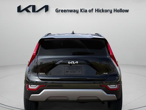 New 2025 Kia Niro SX Touring image 7