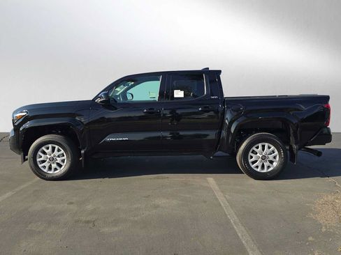 Certified 2026 Toyota Tacoma SR5 AWD/4WD image 6
