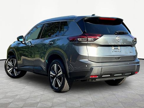 Used 2026 Nissan Rogue SL FWD image 4
