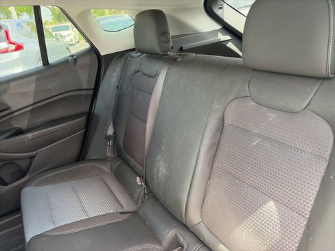 Used 2025 Chevrolet Trax LT w/ Driver Confidence Package image 9