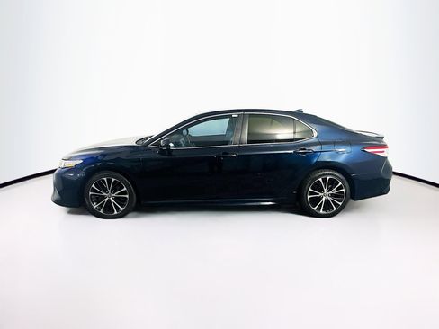 Used 2020 Toyota Camry SE FWD image 4