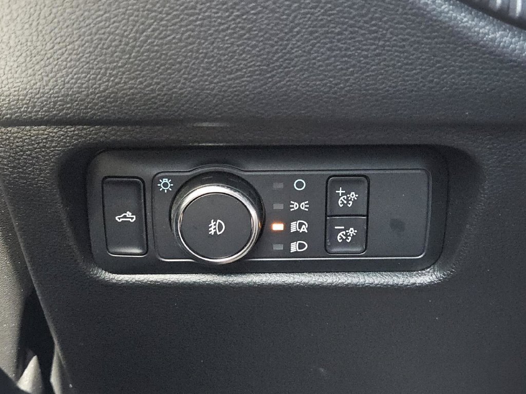 Used 2025 Ford Ranger XLT w/ Chrome Accent Package RWD image 17