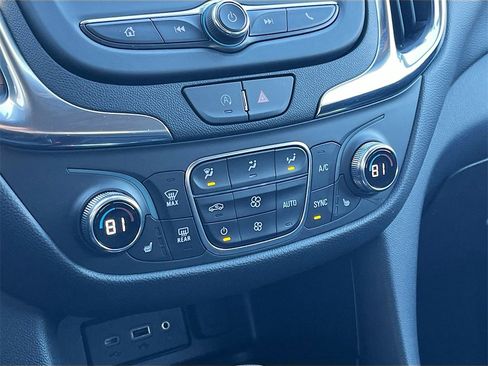 Used 2024 Chevrolet Equinox LT image 16