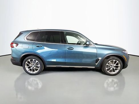 New 2026 BMW X5 xDrive50e image 8