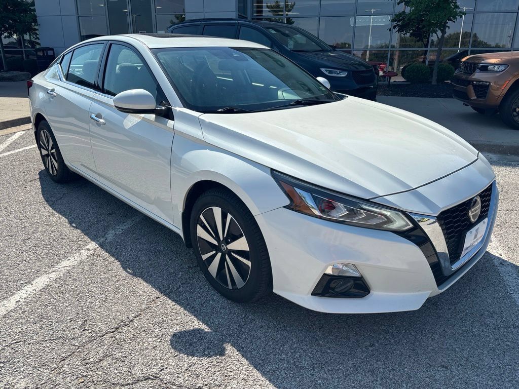 Used 2019 Nissan Altima 2.5 SV AWD/4WD image 2