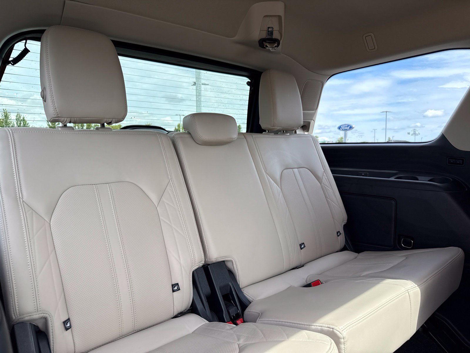 Used 2023 Ford Expedition Platinum AWD/4WD image 18