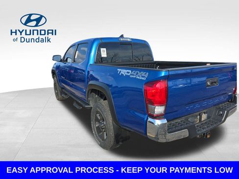 Used 2017 Toyota Tacoma TRD Off-Road w/ Tow Package (A/T) image 2