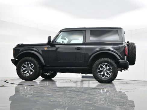 Used 2023 Ford Bronco Badlands image 46