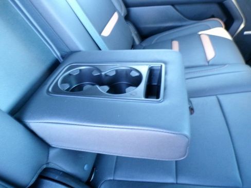 Used 2023 GMC Yukon XL AT4 w/ AT4 Premium Plus Package image 16