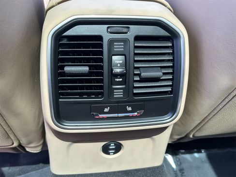 New 2025 Porsche Macan image 15