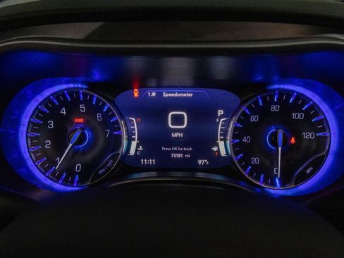 Used 2022 Chrysler Pacifica Touring-L image 14