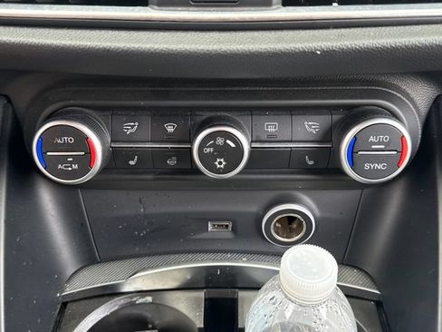 Used 2018 Alfa Romeo Stelvio Sport w/ Quick Order Package 22J Sport AWD/4WD image 26