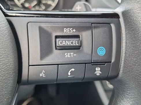 Used 2023 Nissan Rogue SV AWD/4WD image 15