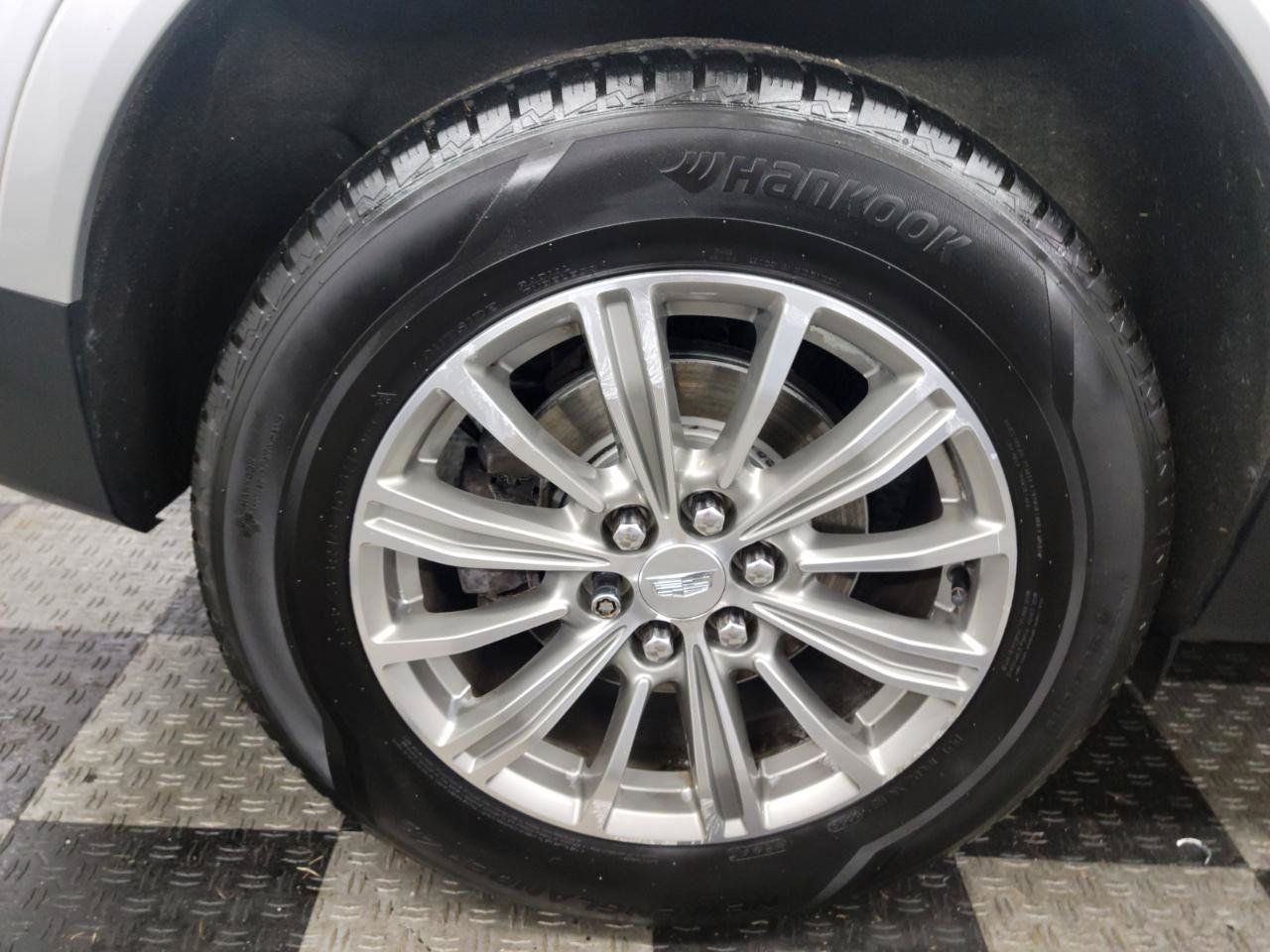 Used 2018 Cadillac XT5 Luxury w/ Driver Awareness Package AWD/4WD image 31