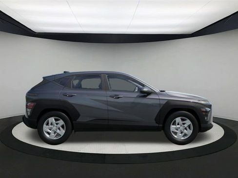 New 2026 Hyundai Kona SE image 7