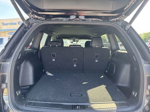 Used 2024 Jeep Grand Cherokee Limited w/ Trailer Tow Package AWD/4WD image 11