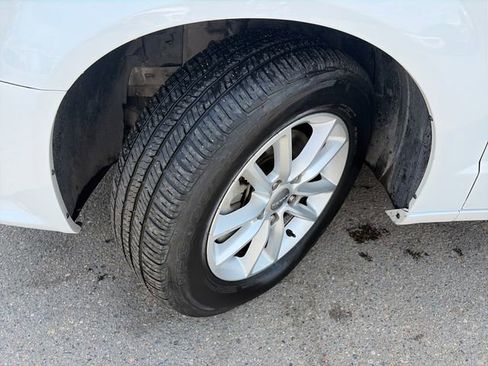 Used 2019 Dodge Grand Caravan SXT FWD image 16