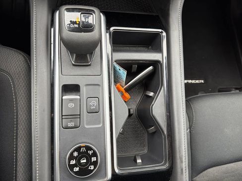 Used 2025 Nissan Pathfinder SV image 33