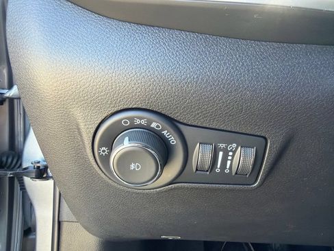 Used 2022 Jeep Compass Latitude AWD/4WD image 15