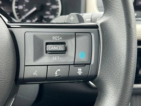 Used 2022 Nissan Rogue SV AWD/4WD image 19