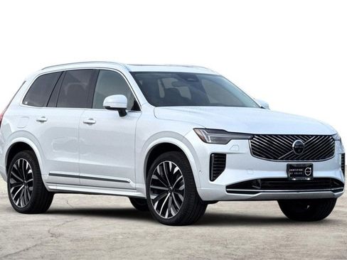 Certified 2025 Volvo XC90 B6 Plus image 11