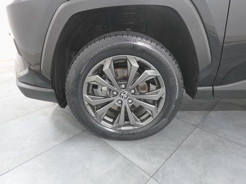 Used 2023 Toyota RAV4 XLE Premium image 28