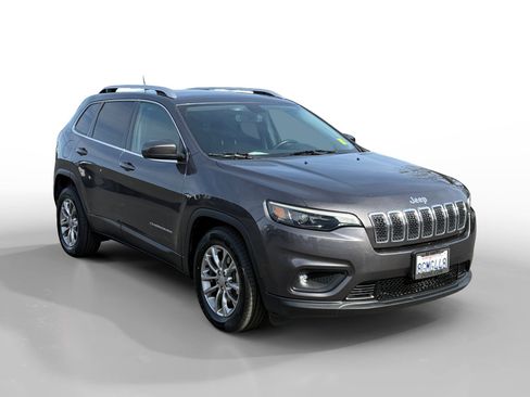Used 2019 Jeep Cherokee Latitude Plus w/ Comfort/Convenience Group image 7