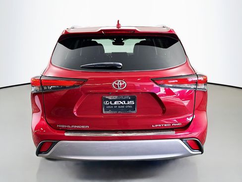 Used 2020 Toyota Highlander Limited image 6