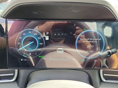 New 2025 Hyundai Elantra SEL image 7