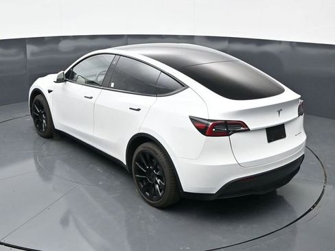 Used 2023 Tesla Model Y Long Range AWD/4WD image 31